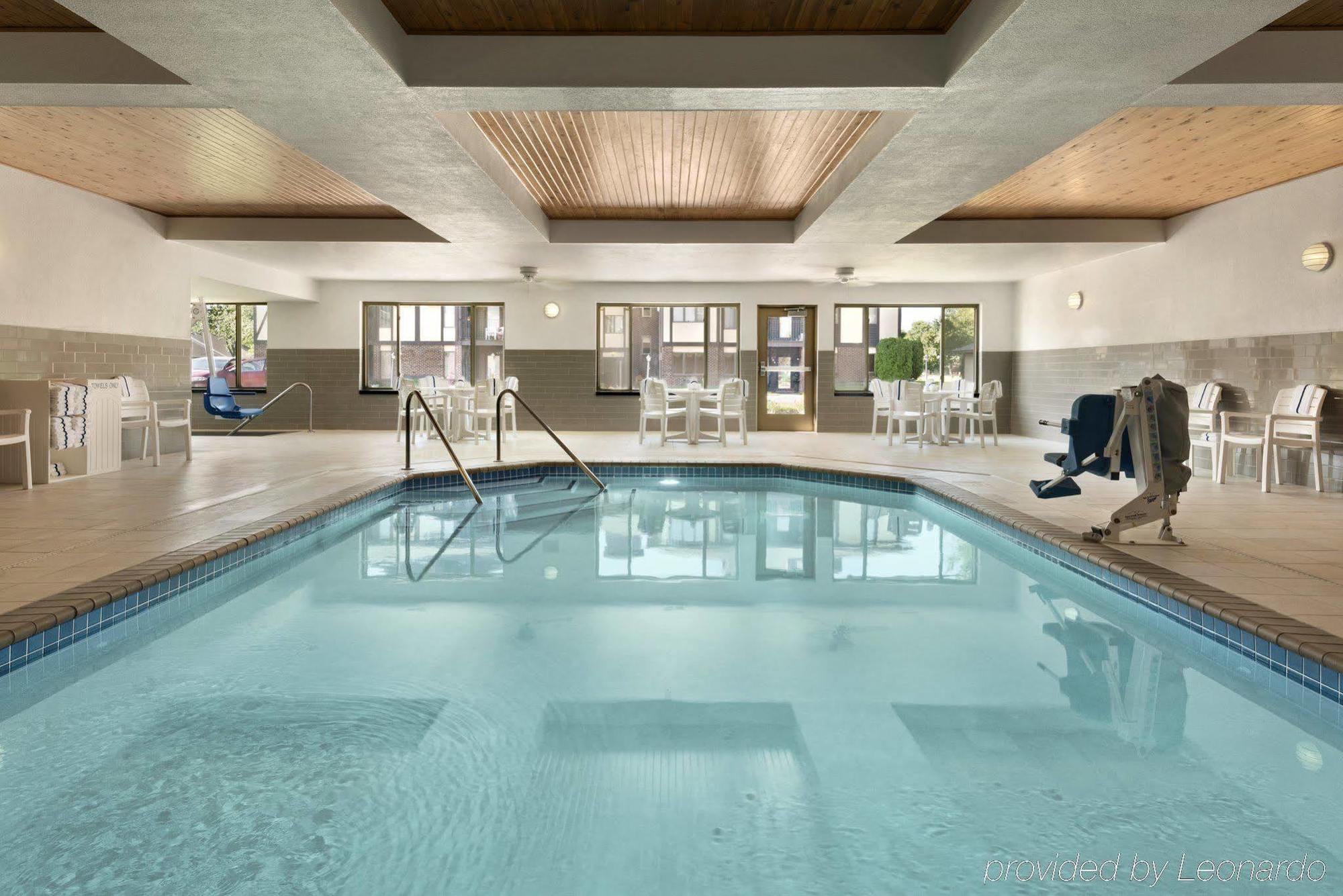 Country Inn & Suites By Radisson, St Cloud West, Mn St. Cloud Kültér fotó